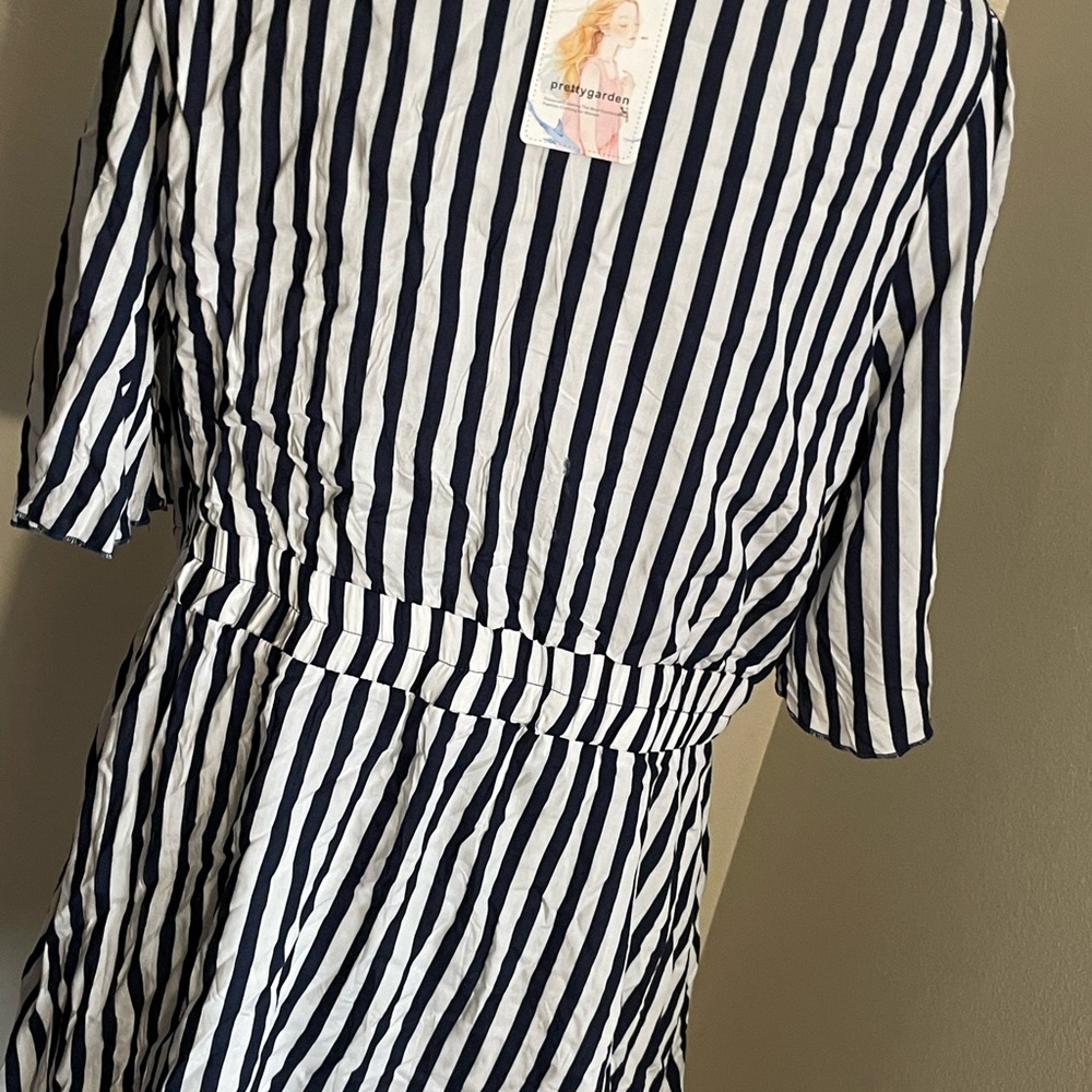 Dress - Picture 9 of 9